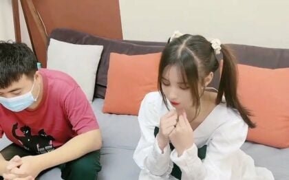 Đứa em gái xinh đẹp đã làm anh trai thất tình thỏa mãn