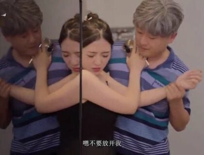 Lão hàng xóm trẻ tuổi đã lén lút quyến rũ em chủ nhà xinh đẹp vú to