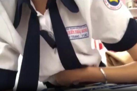 Lén lút bên ngoài, nói dối chồng là đi hội họp